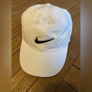 White Nike golf hat